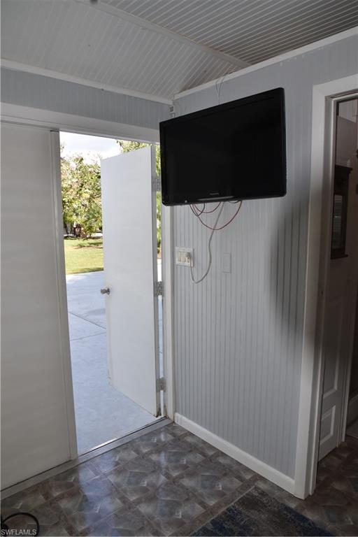 RIVERBEND MOTORCOACH RESORT - Land