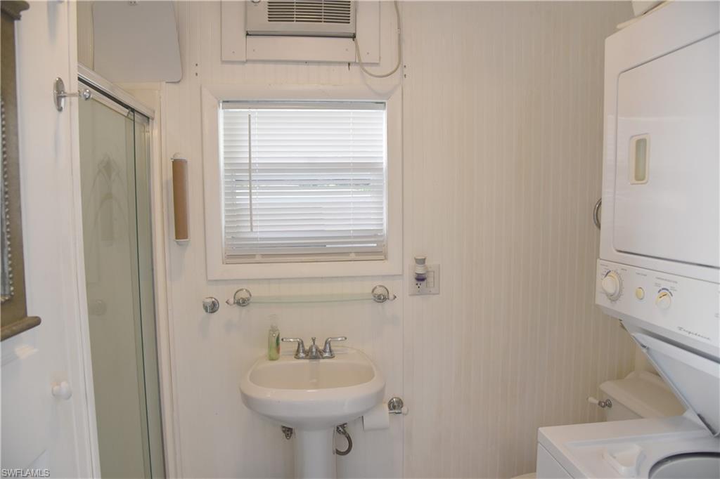 RIVERBEND MOTORCOACH RESORT - Land