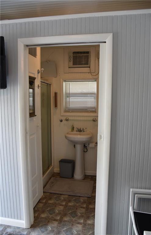 RIVERBEND MOTORCOACH RESORT - Land