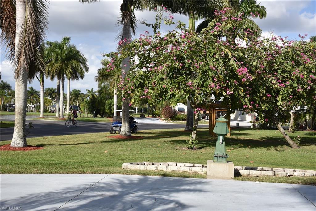 RIVERBEND MOTORCOACH RESORT - Land