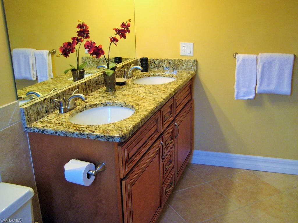 ISLAND WINDS CONDO - Residential