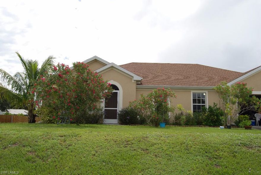 Well cared for 3 bedroom home with the den/office being used as a fourth bedroom. Convenient to shopping, dining and services on the Pine Island Rd corridor. Make it your home or investment. Tenant in place. Large walk in closet in the master suite