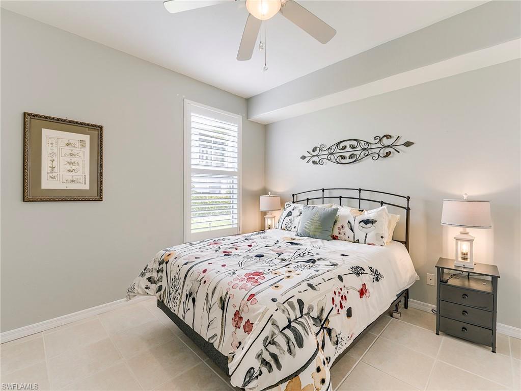 AUTUMN LAKE - Residential