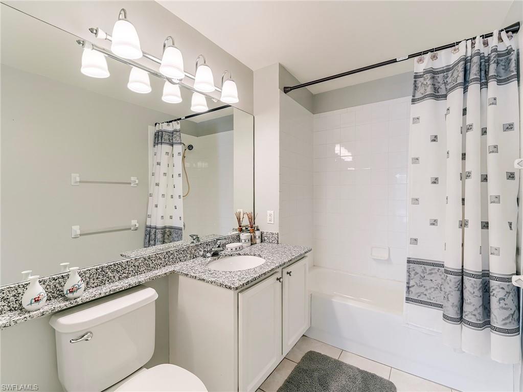 AUTUMN LAKE - Residential