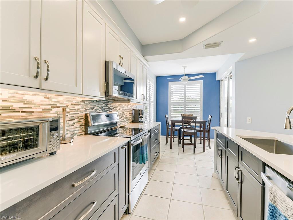 AUTUMN LAKE - Residential