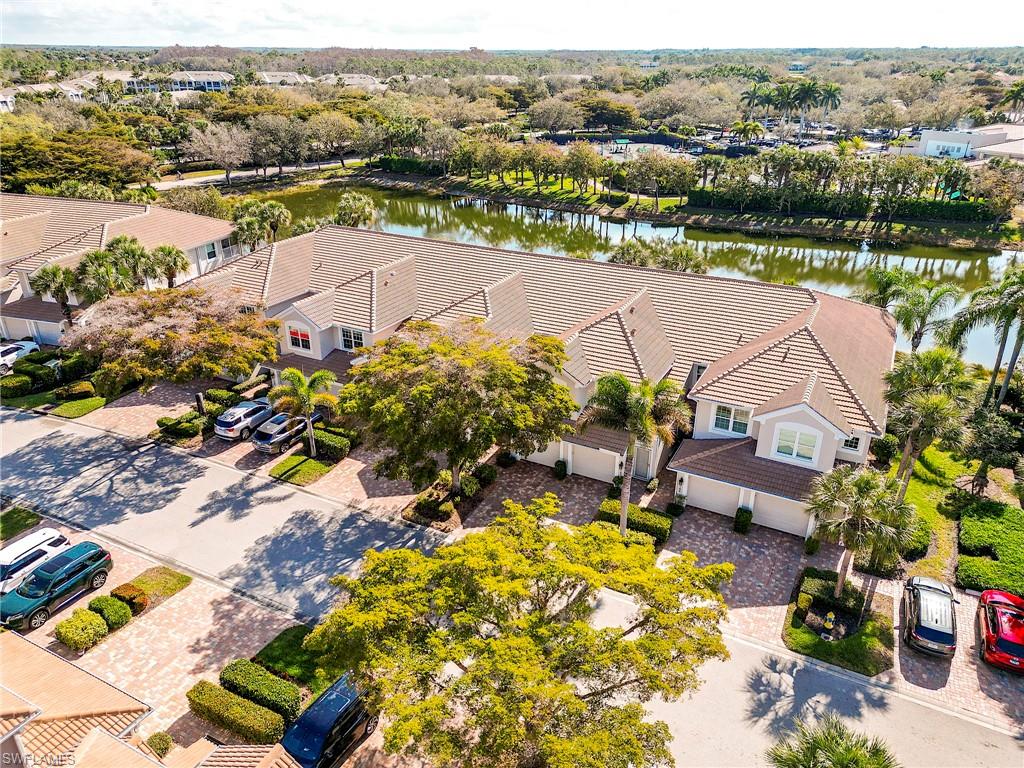 AUTUMN LAKE - Residential