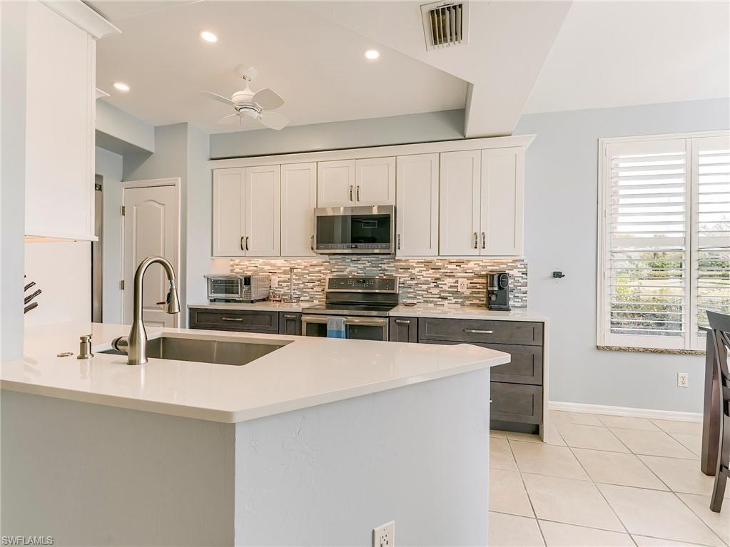 AUTUMN LAKE - Residential