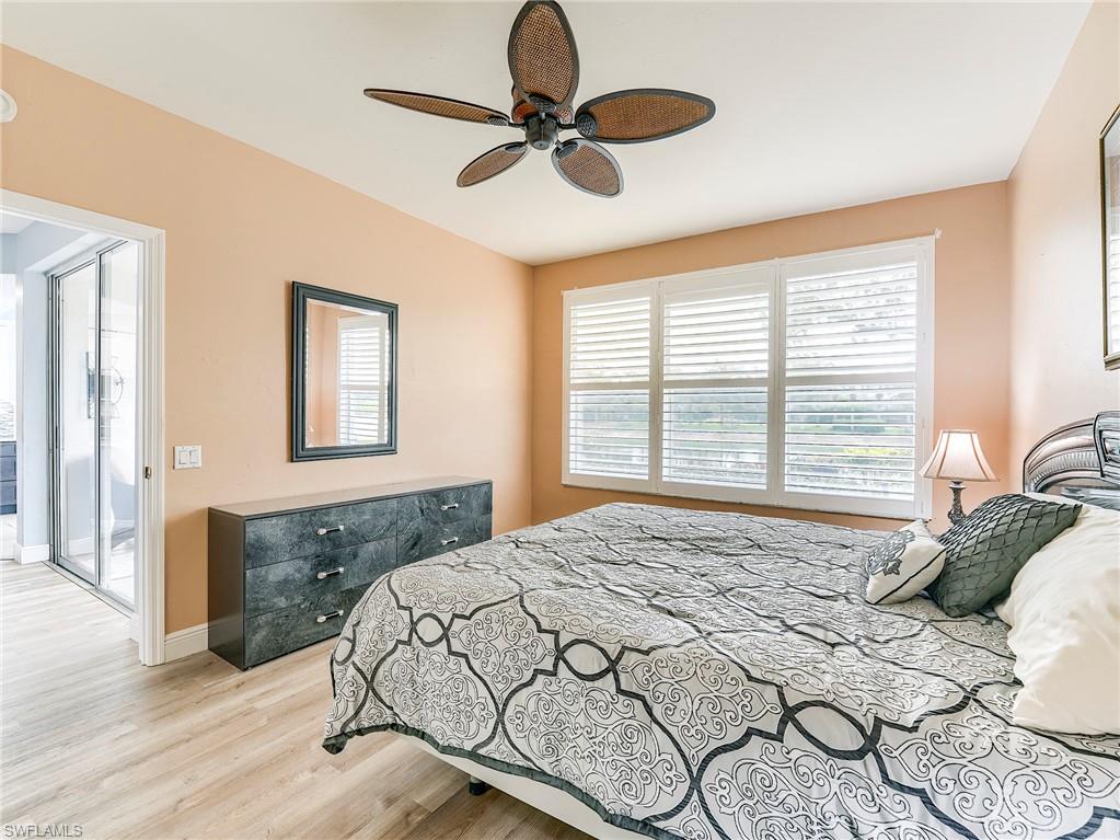 AUTUMN LAKE - Residential