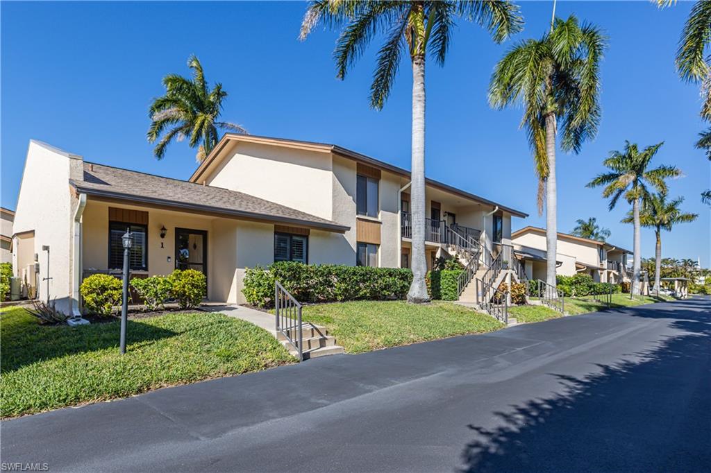 COURT OF PALMS - Residential