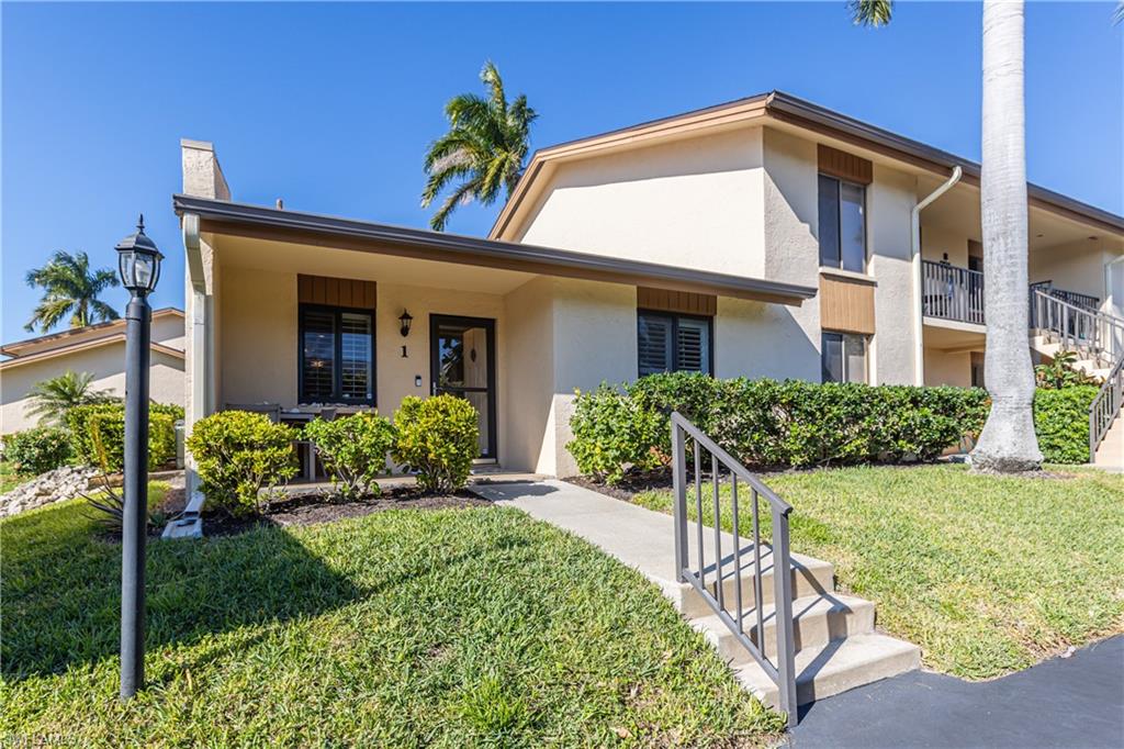 COURT OF PALMS - Residential