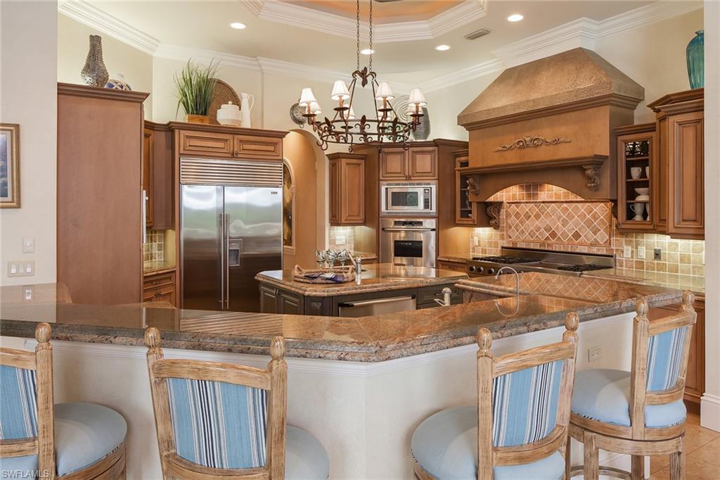 ESCADA AT TIBURON - Residential