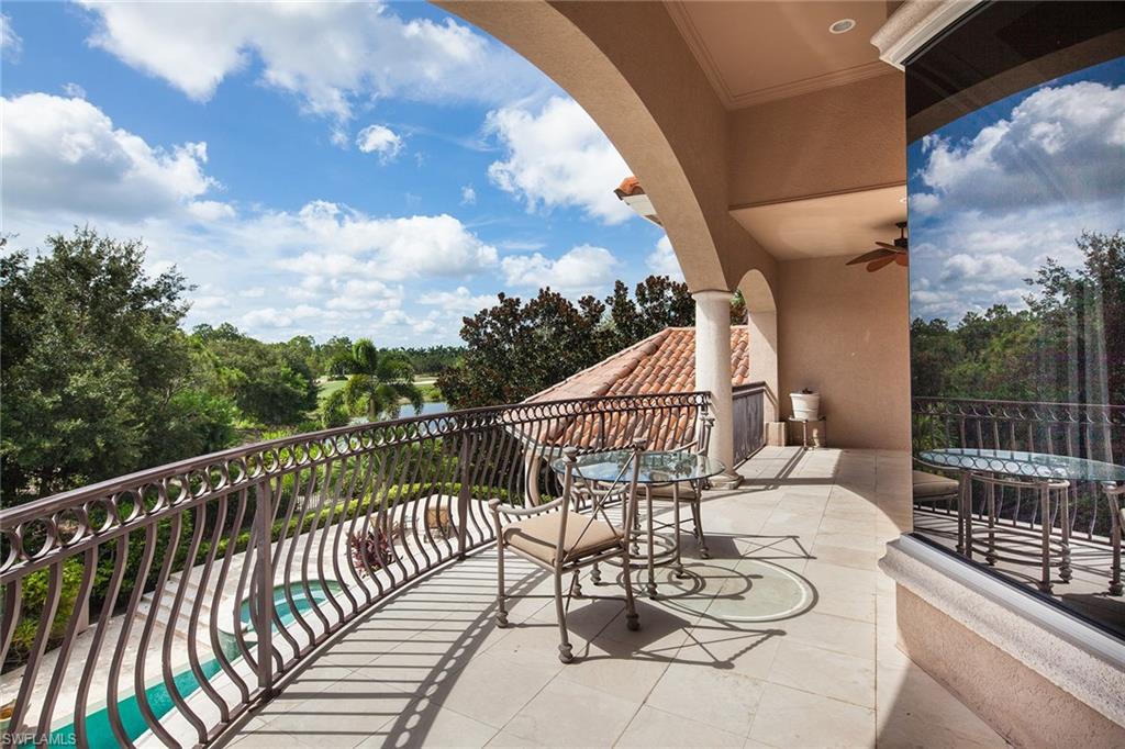 ESCADA AT TIBURON - Residential