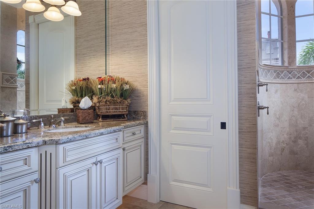 ESCADA AT TIBURON - Residential