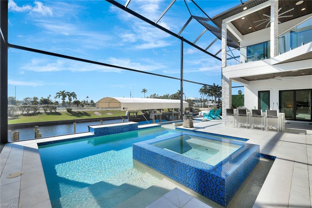 YACHT CLUB - Residential