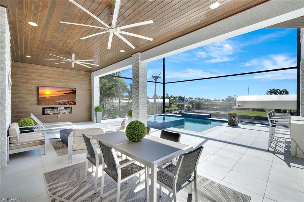 YACHT CLUB - Residential