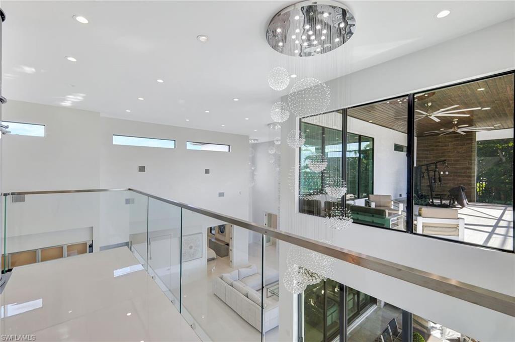 YACHT CLUB - Residential