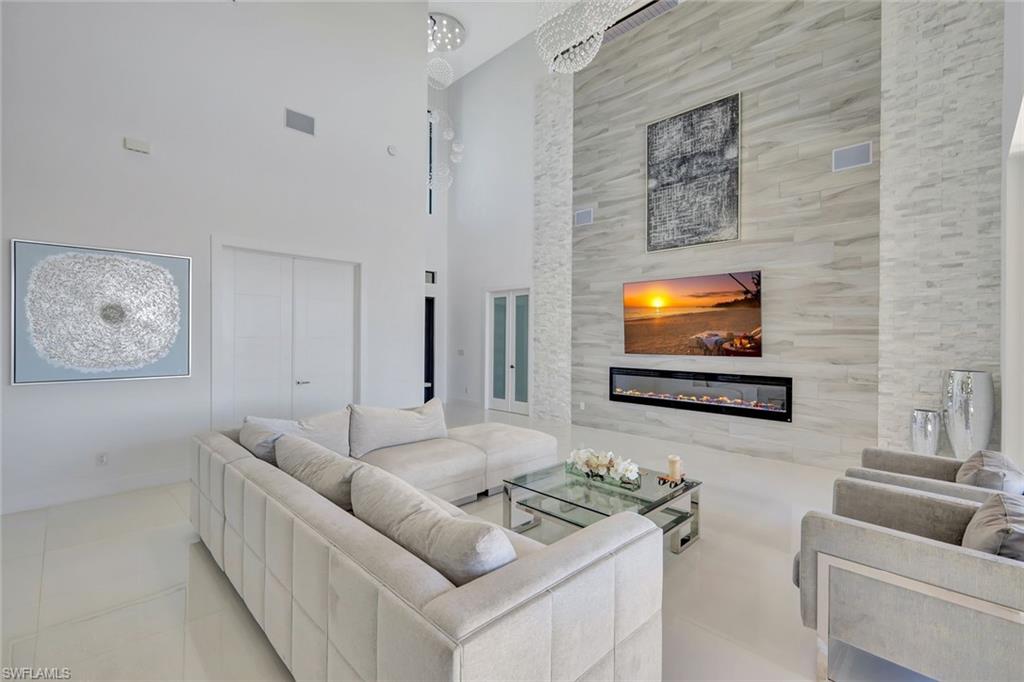 YACHT CLUB - Residential