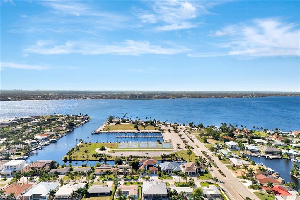 YACHT CLUB - Residential