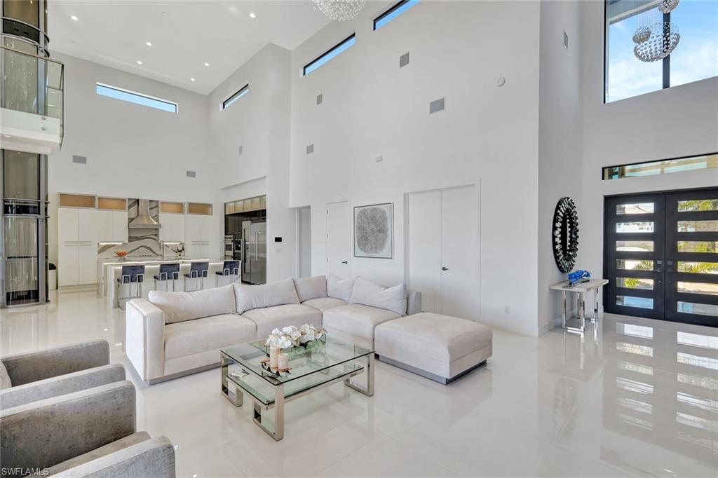 YACHT CLUB - Residential