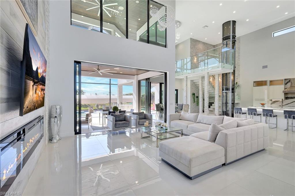 YACHT CLUB - Residential