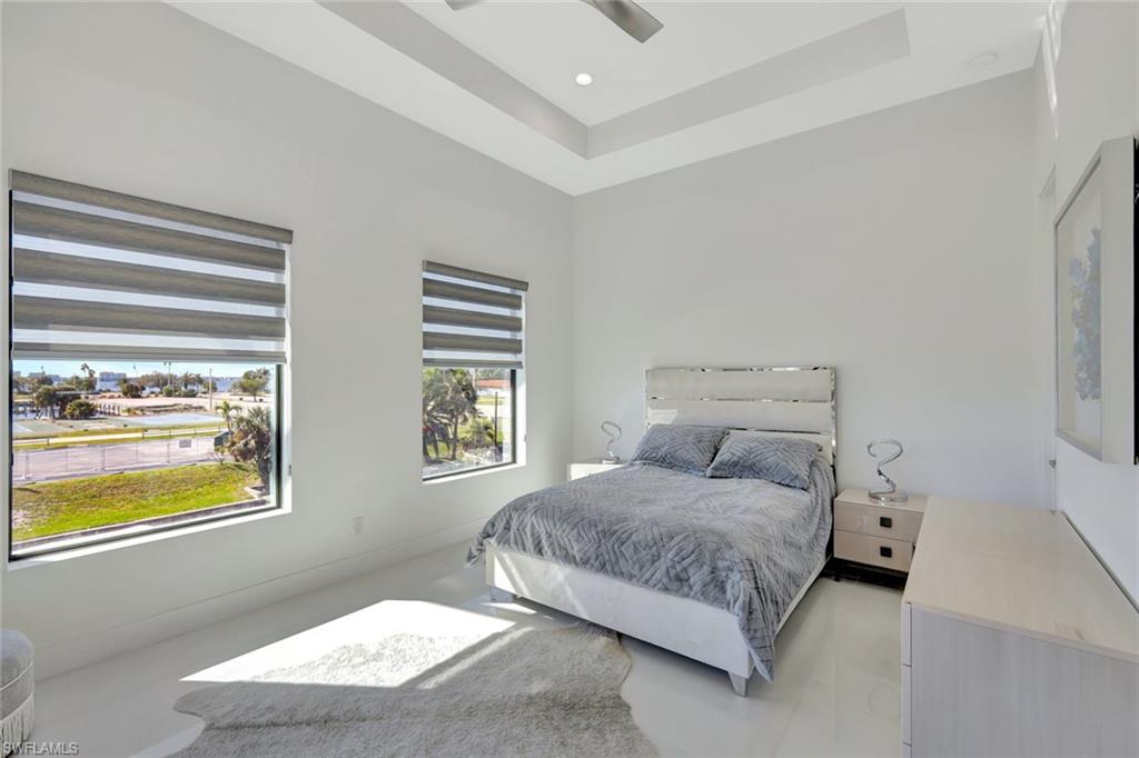 YACHT CLUB - Residential