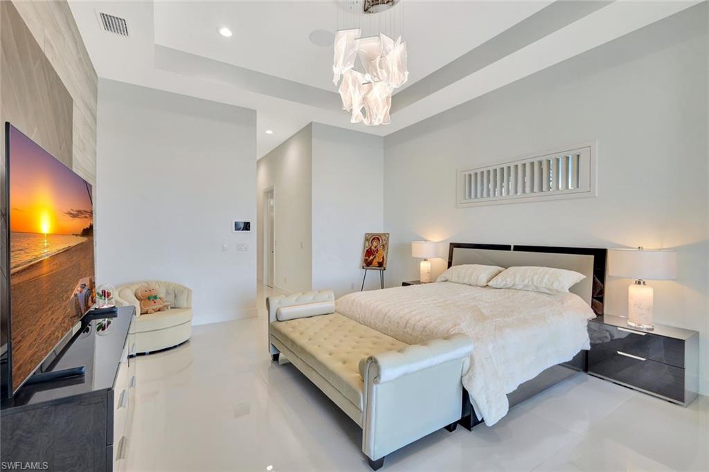 YACHT CLUB - Residential