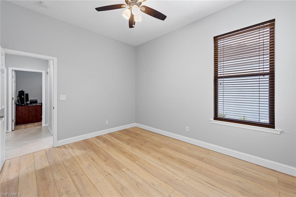 AUTUMN WOODS - Residential