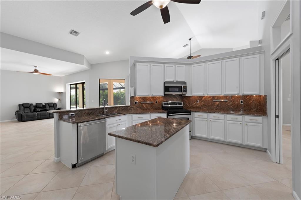 AUTUMN WOODS - Residential