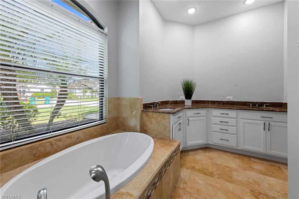 AUTUMN WOODS - Residential