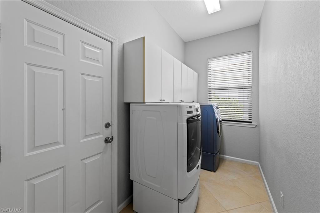 AUTUMN WOODS - Residential