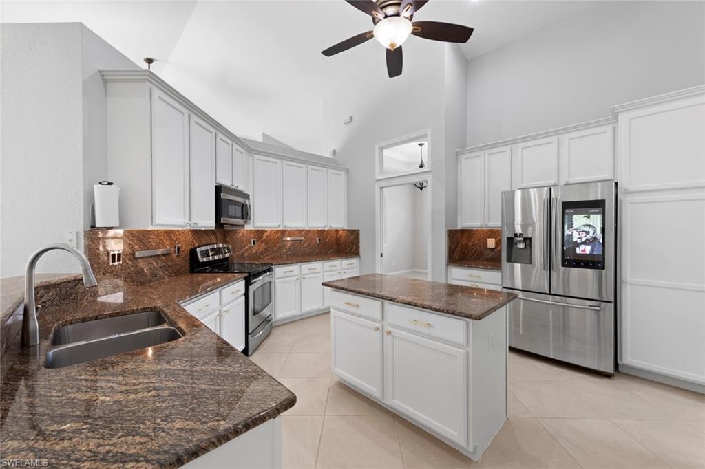 AUTUMN WOODS - Residential