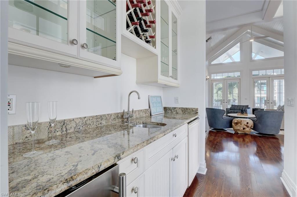 AQUALANE SHORES - Residential Lease