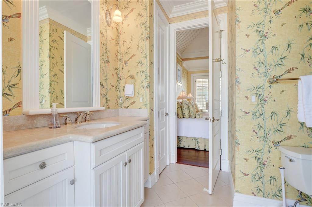 AQUALANE SHORES - Residential Lease