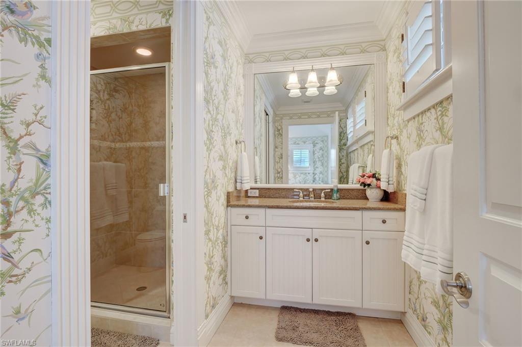 AQUALANE SHORES - Residential Lease