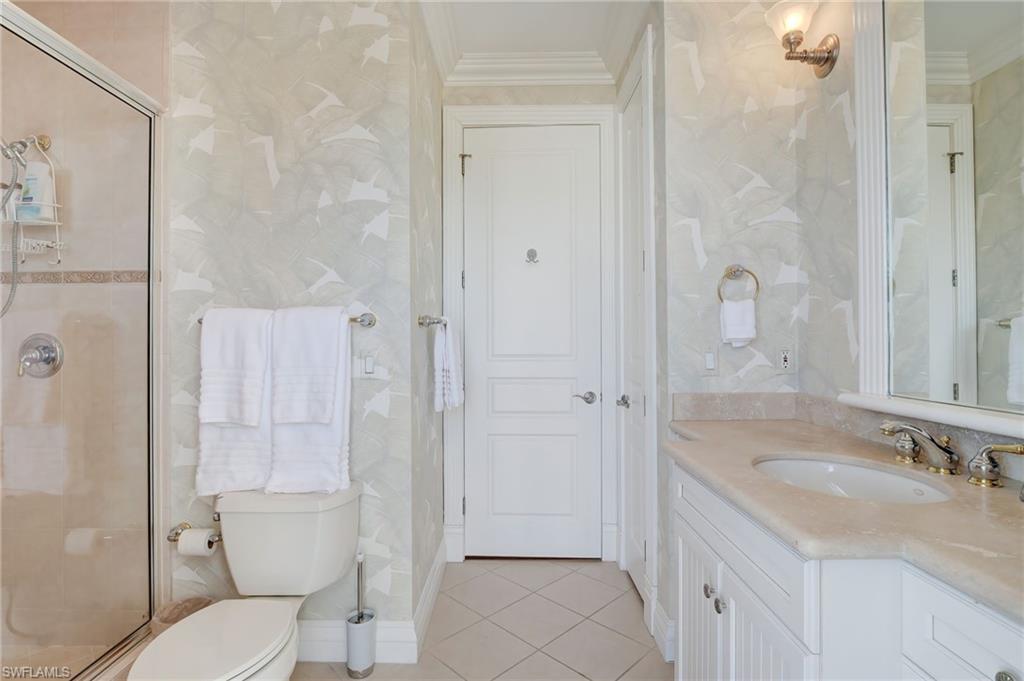 AQUALANE SHORES - Residential Lease