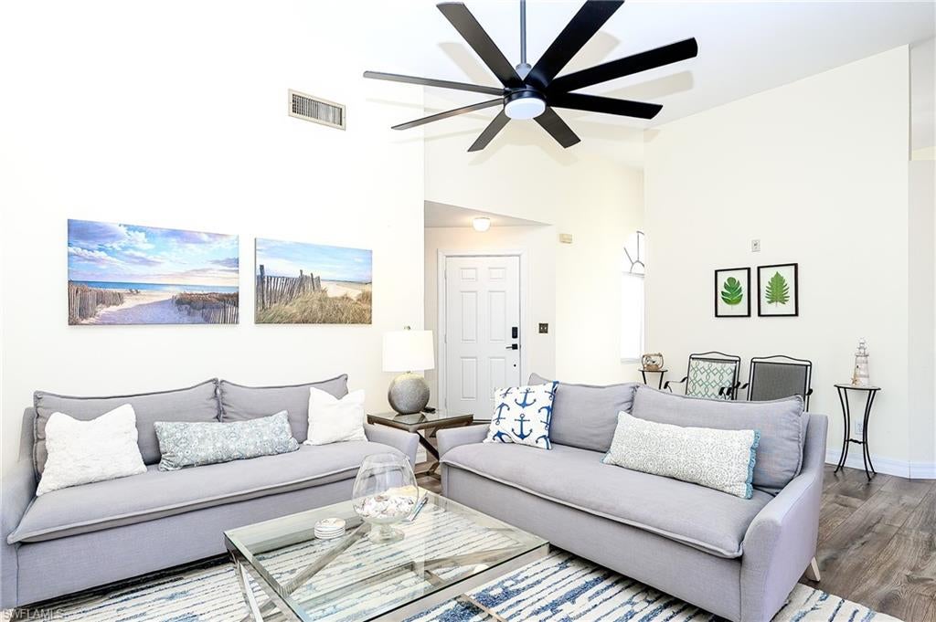586 Beachwalk CIR O-305