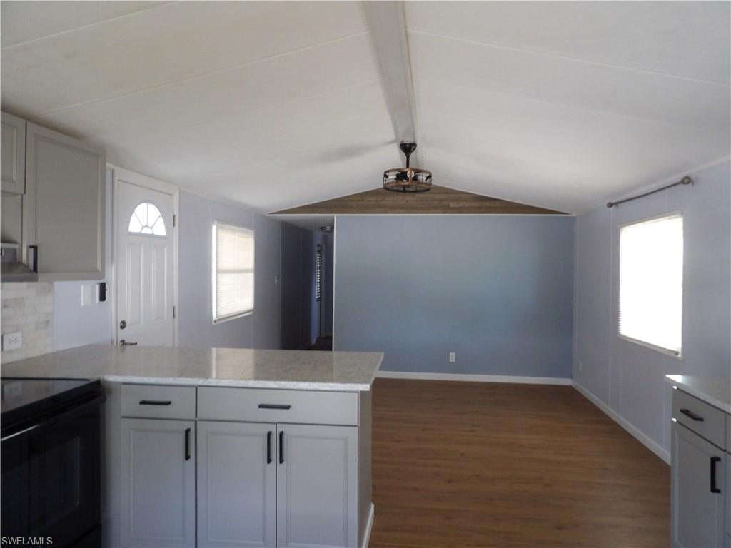 MOBILE MANOR - Residential