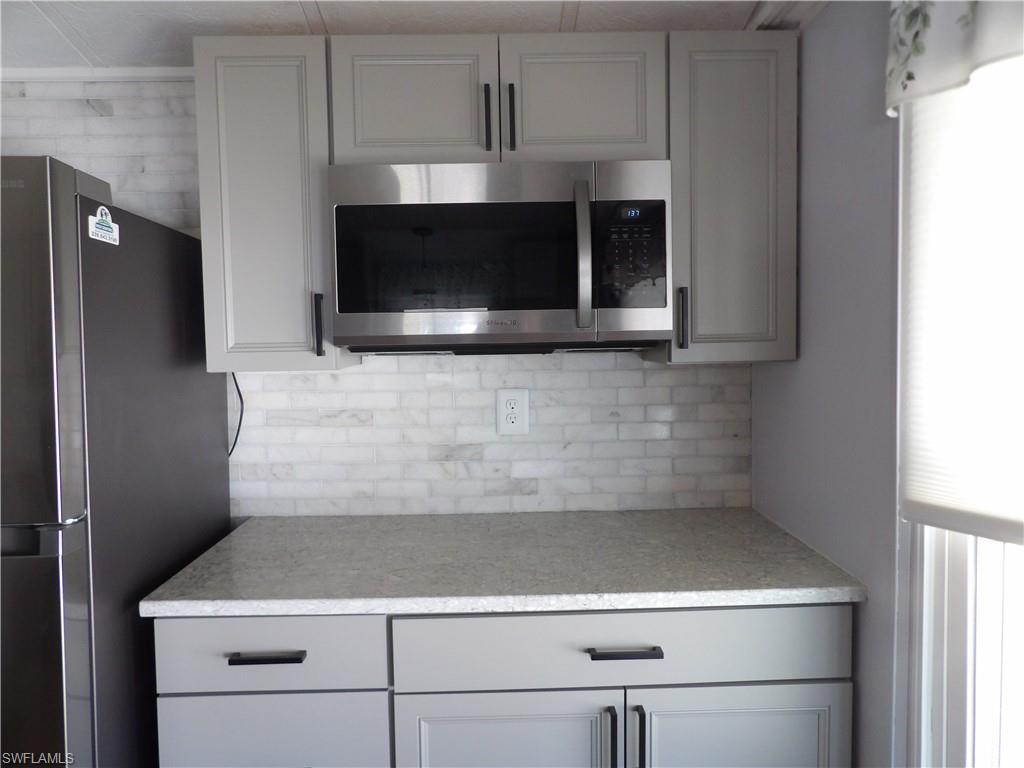 MOBILE MANOR - Residential