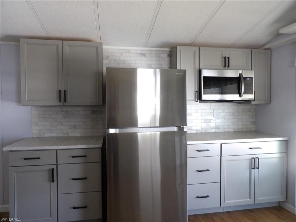 MOBILE MANOR - Residential