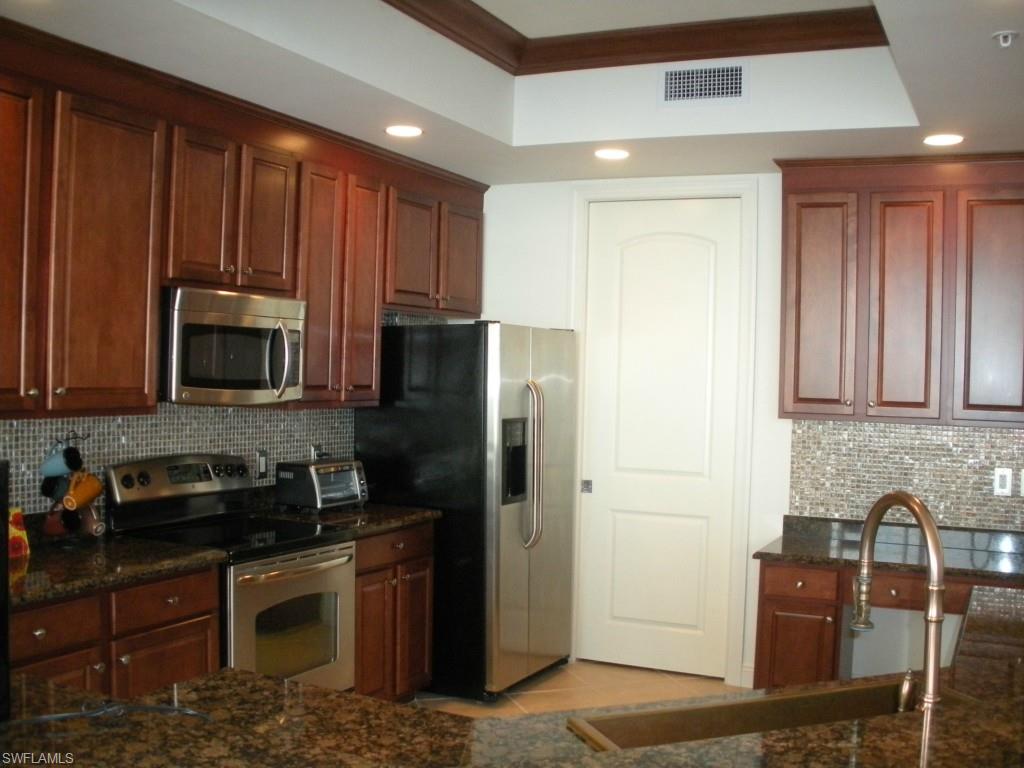 HIGH POINT PLACE - Residential