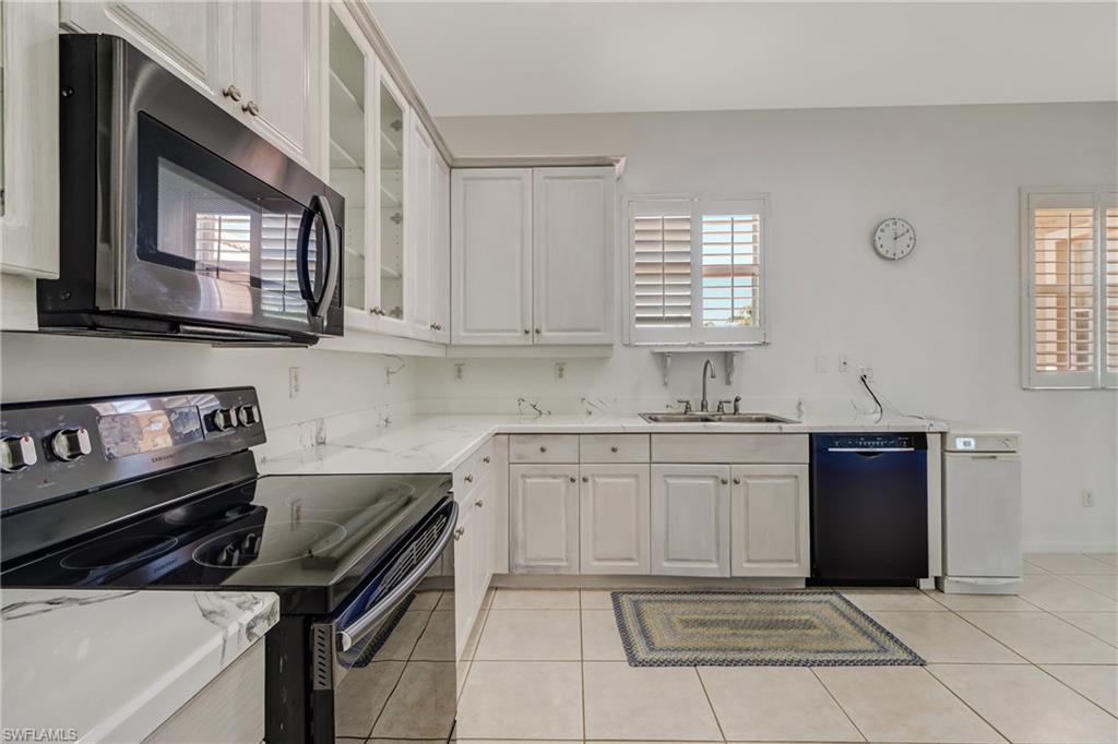 HUNTINGTON LAKES - Residential