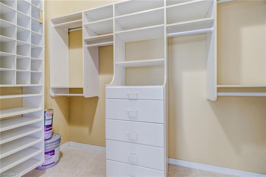 HUNTINGTON LAKES - Residential