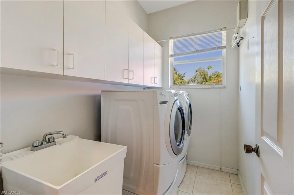 HUNTINGTON LAKES - Residential