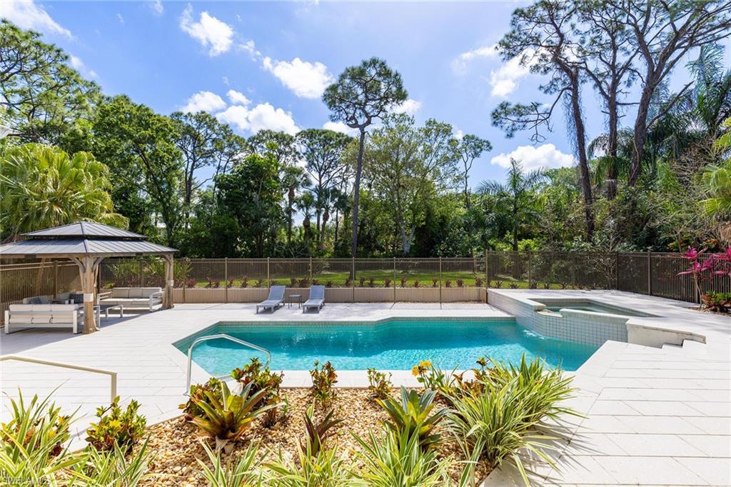 PINE RIDGE - Residential