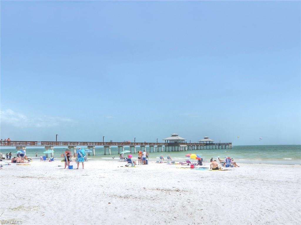 SANIBEL VIEW VILLAS - Residential