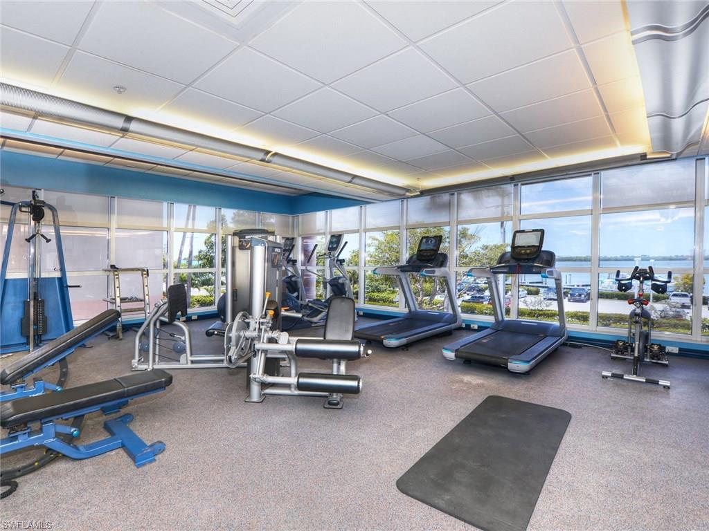 SANIBEL VIEW VILLAS - Residential