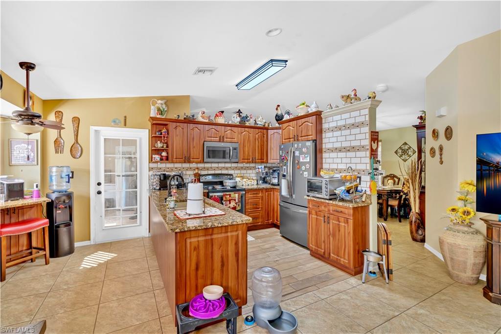 GOLDEN GATE ESTATES - Residential