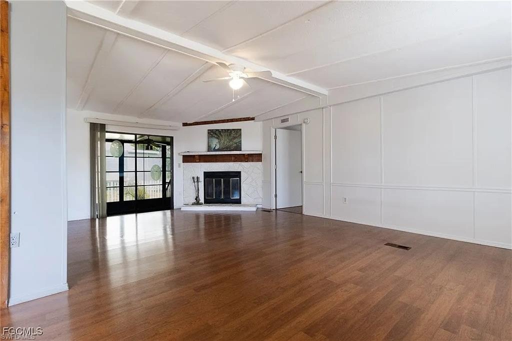 COUNTRY LAKES - Residential Lease