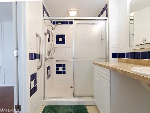 COUNTRY LAKES - Residential Lease