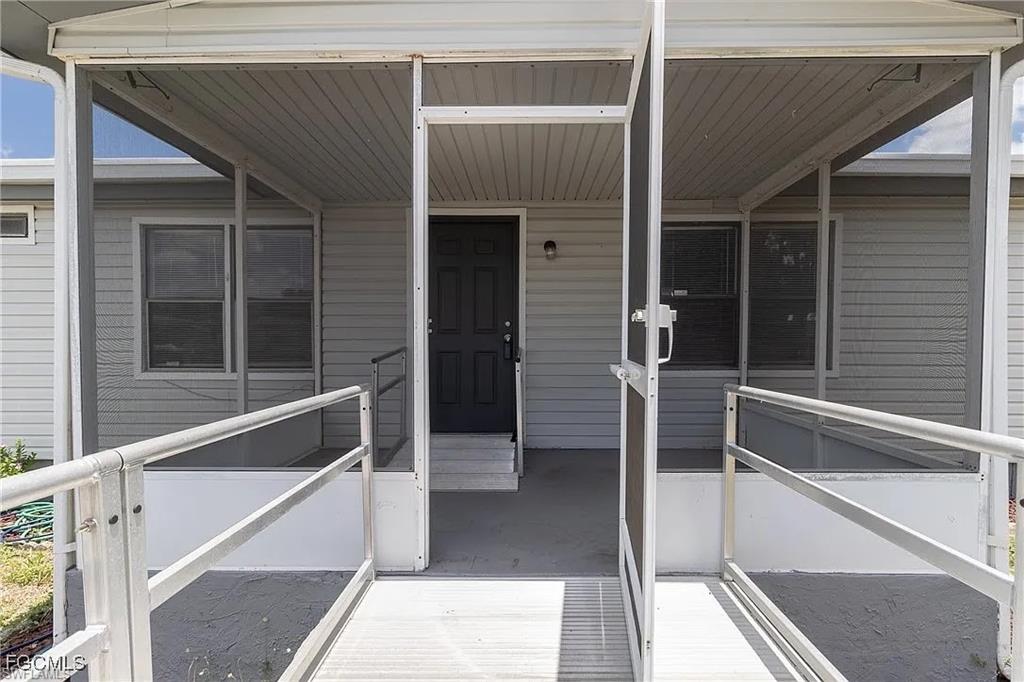 COUNTRY LAKES - Residential Lease